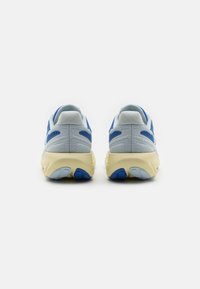New Balance FRESH FOAM X 1080 V13 - Utcai futócipők - starlight