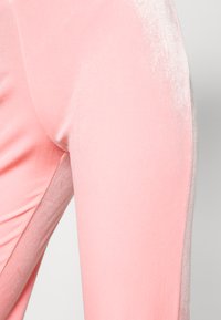 Monki Calças - pink