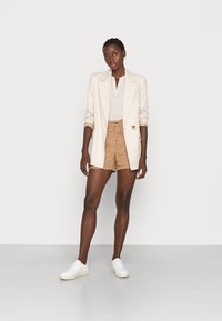 s.Oliver Šortky - dark sand