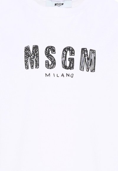 T-shirt blanc avec logo MSGM griffonné en noir et texte plus petit "Milano" centré en dessous du logo.