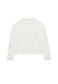 Weißer Langarmpullover aus weichem Material, mit rundem Halsausschnitt und cropped Design. Glatte Oberfläche ohne sichtbare Muster.