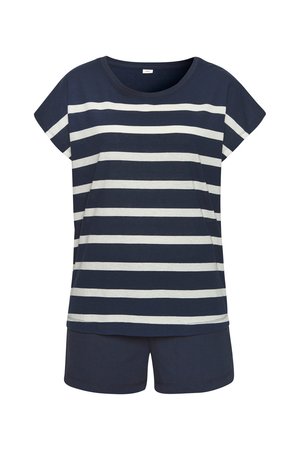 Marineblå top med korte ærmer og brede hvide vandrette striber, kombineret med ensfarvede marineblå shorts.