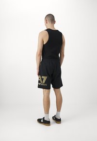 EA7 Emporio Armani BERMUDA - Pantalon de survêtement - nero