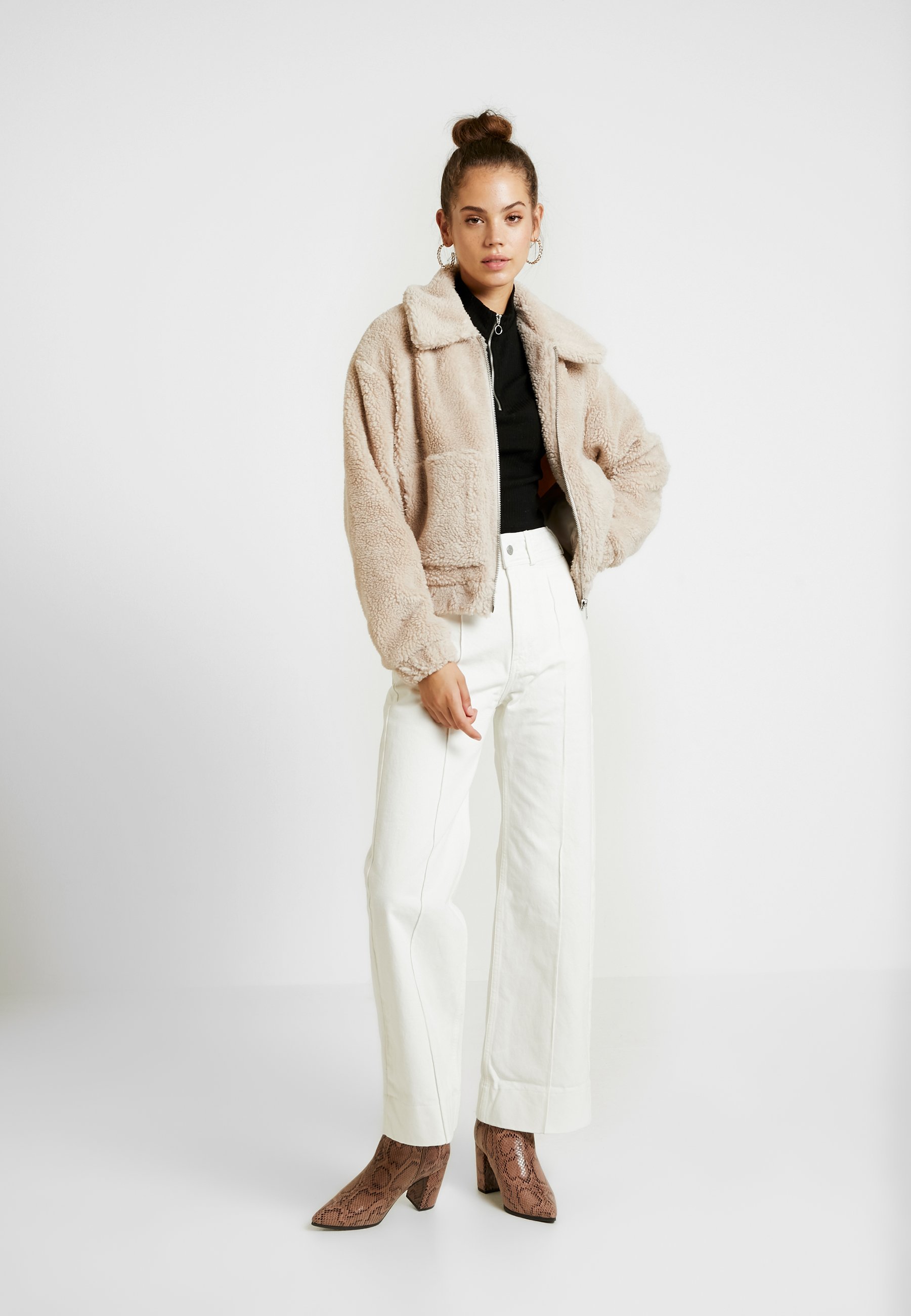 BDG Urban Outfitters CREAM CROPPED TEDDY Jas creamcrème BDG Urban Outfitters CREAM CROPPED TEDDY Jas creamcrème