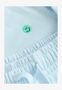 Atlasīts, light blue