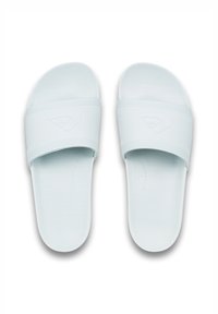 Weisse Gummislidesandalen mit einem breiten Riemen, der ein dezentes Logo aufweist, einer strukturierten Fußbett und einem glatten Sohlendesign für Komfort.