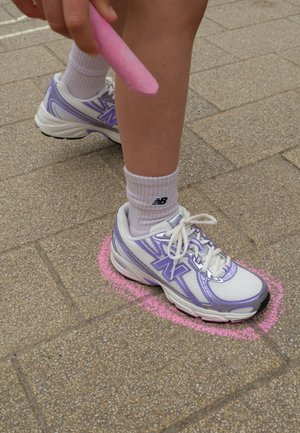 New Balance, U740 UNISEX - Zapatillas - white purpke