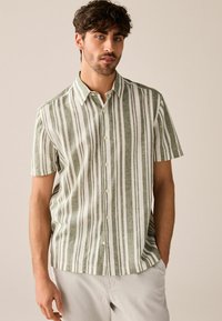 Next STRIPE SHORT SLEEVE - REGULAR FIT - Vapaa-ajan kauluspaita - green