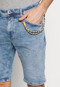 TOM TAILOR DENIM REGULAR FIT - Jeansshort - used light stone blue denim