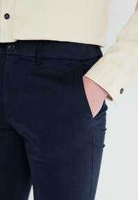 GAP PERFORMANCE - Pantalon classique - new classic navy