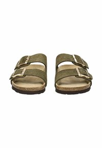 Sandali in finta pelle scamosciata verde con due cinghie regolabili, fibbie in argento, una soletta in sughero imbottita e una suola in gomma nera resistente.