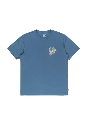 Blue cotton t-shirt with short sleeves, featuring a front graphic of waves and text "BILLABONG FEELING FREE 73" in pastel colors.