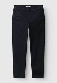 Marineblå, tætsiddende bukser med forlommer, bæltestropper og knaplukning i taljen.