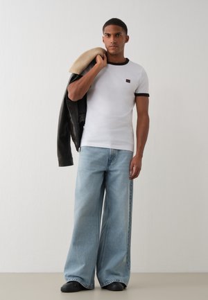 Calvin Klein Jeans, EXCLUSIVE SLIM RINGER T-SHIRT - Обикновена тениска - white