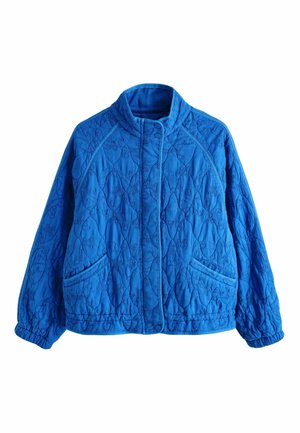 Gesteppte blaue Jacke mit hohem Kragen, auffälligen Steppmuster, gerippten Bündchen und zwei Seitentaschen. Weiche Textur und entspannte Passform.