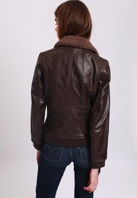 Thumbnail Image 3