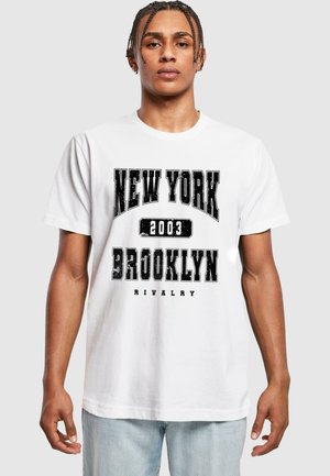 BROOKLYN COLLEGE STYLE - Potiskana majica - white
