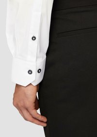 s.Oliver BLACK LABEL TAILORED FIT - Businesshemd - weiß