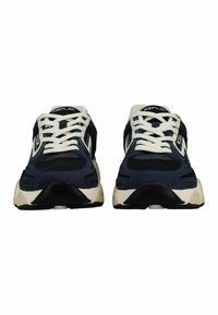 Paire de baskets Replay noires et blanches avec des lacets blancs, des empeignes en mesh noir et des semelles épaisses blanches, vues de face.