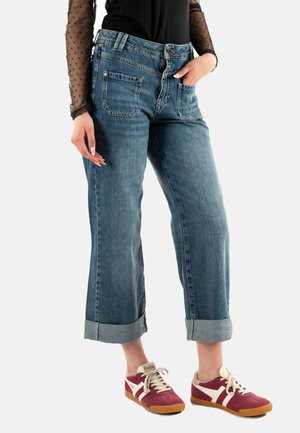 00025217 - Jean flare - bleu