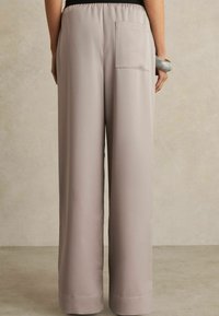 Reiss ELSIE WIDE LEG ELASTIC WAIST - Hlače - grey