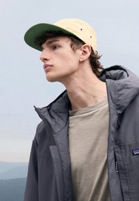 Patagonia GRAPHIC MACLURE UNISEX - Šiltovka - beeswax tan