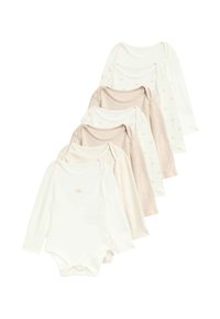 Conjunto de seis bodies de manga larga para bebé. Los colores incluyen blanco y beige. Presentan un suave material de algodón, cuellos redondos y cierres a presión en la parte inferior.