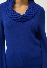 INFLUENCER FANCY COLLAR - Strickpullover - royal