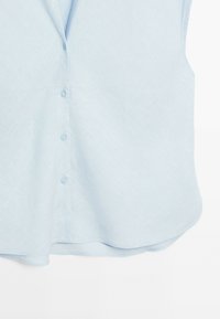 Thumbnail Image 9