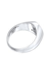 Ring aus Sterlingsilber mit einem glatten, geschwungenen Design und polierter Oberfläche. Verfügt über einen Stempel "925" und eine Gravur des Markennamens.