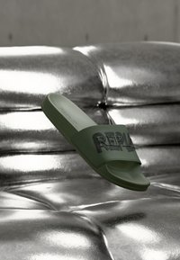 Δεν επιλέχθηκε, military green/black