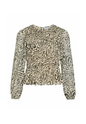 Løs bluse laget av lett stoff, med beige og svart dyreprint, rynket tekstur og lange gjennomsiktige ermer.