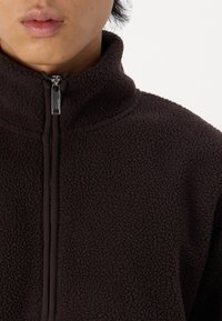 Selected Homme SLHRELAX - Mikina so zipsom - chocolate torte