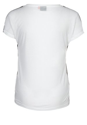 Weißes T-Shirt mit kurzen Ärmeln und rundem Halsausschnitt, glatter Textur und kontrastierenden Seitenpaneelen. Standardpassform mit schlichtem Rückendesign.