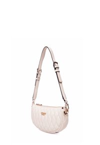 Borsa bianca trapuntata con forma curva, tracolla regolabile e accessori in tonalità oro. Presenta una chiusura con zip e un discreto dettaglio del logo del marchio.