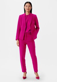 comma D INTÉRIEUR - Blazer - fuchsia