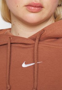 Nike Sportswear Sweatshirt com capuz - mineral clay