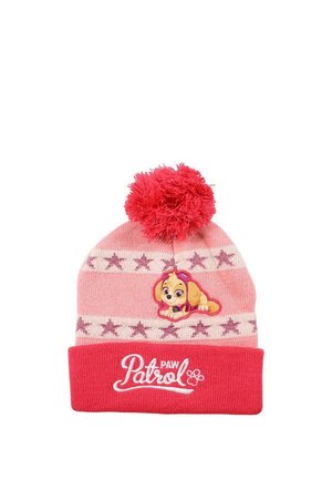 Bonnet tricoté rose et rouge avec des motifs d'étoiles, un pompon sur le dessus, un écusson du personnage de Pat' Patrouille, et "Pat' Patrouille" brodé sur le revers.