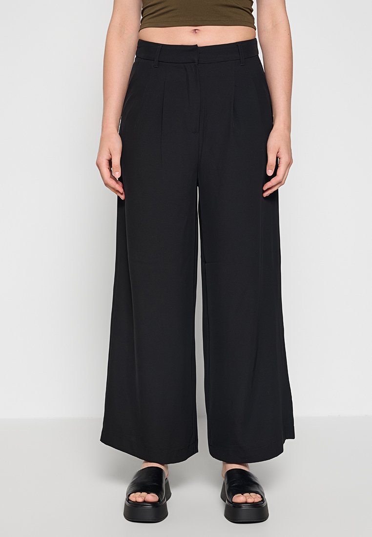 French Connection Pantalones negro