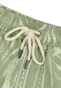 Groene shorts met een trekkoord in de taille, gemaakt van een textuur terwijl, lichtgewicht stof en een subtiel wit abstract patroon. Zilveren hardwareaccenten.