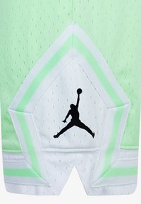 Jordan DIAMOND - Šortai - vapor green