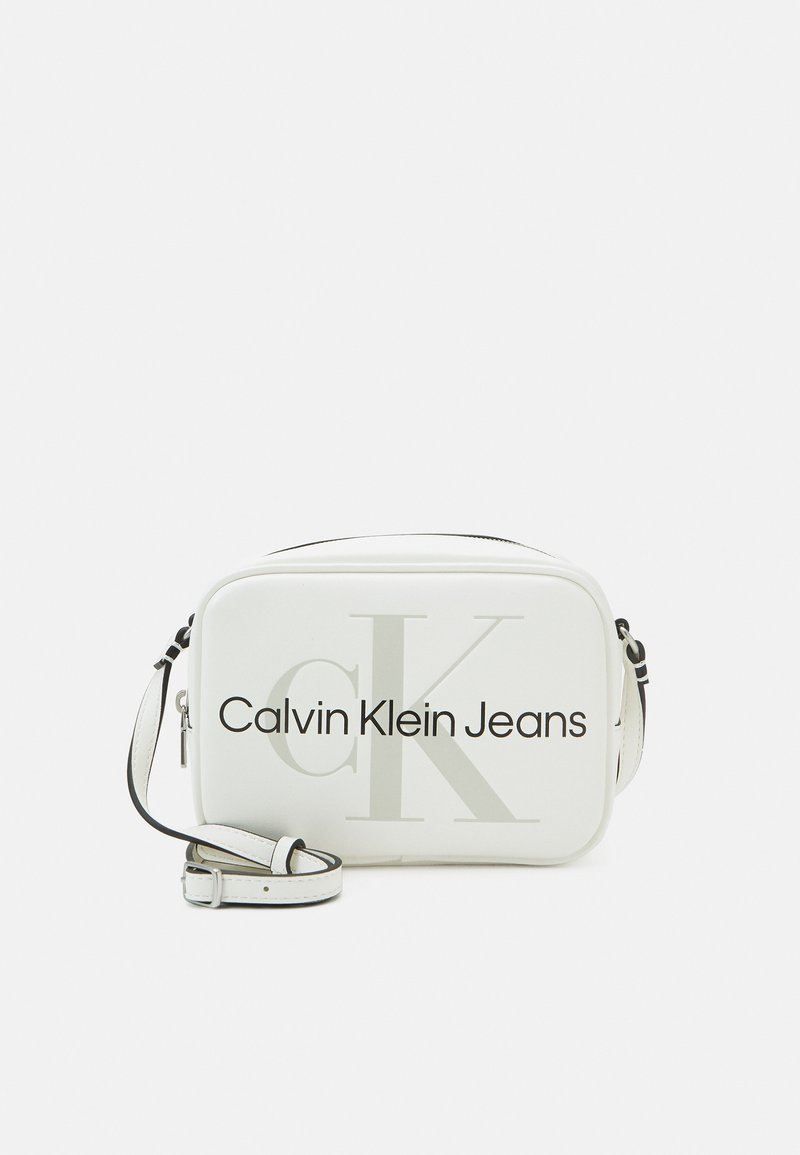 Calvin Klein Jeans SCULPTED CAMERA MONO - Torba preko tijela - bright white
