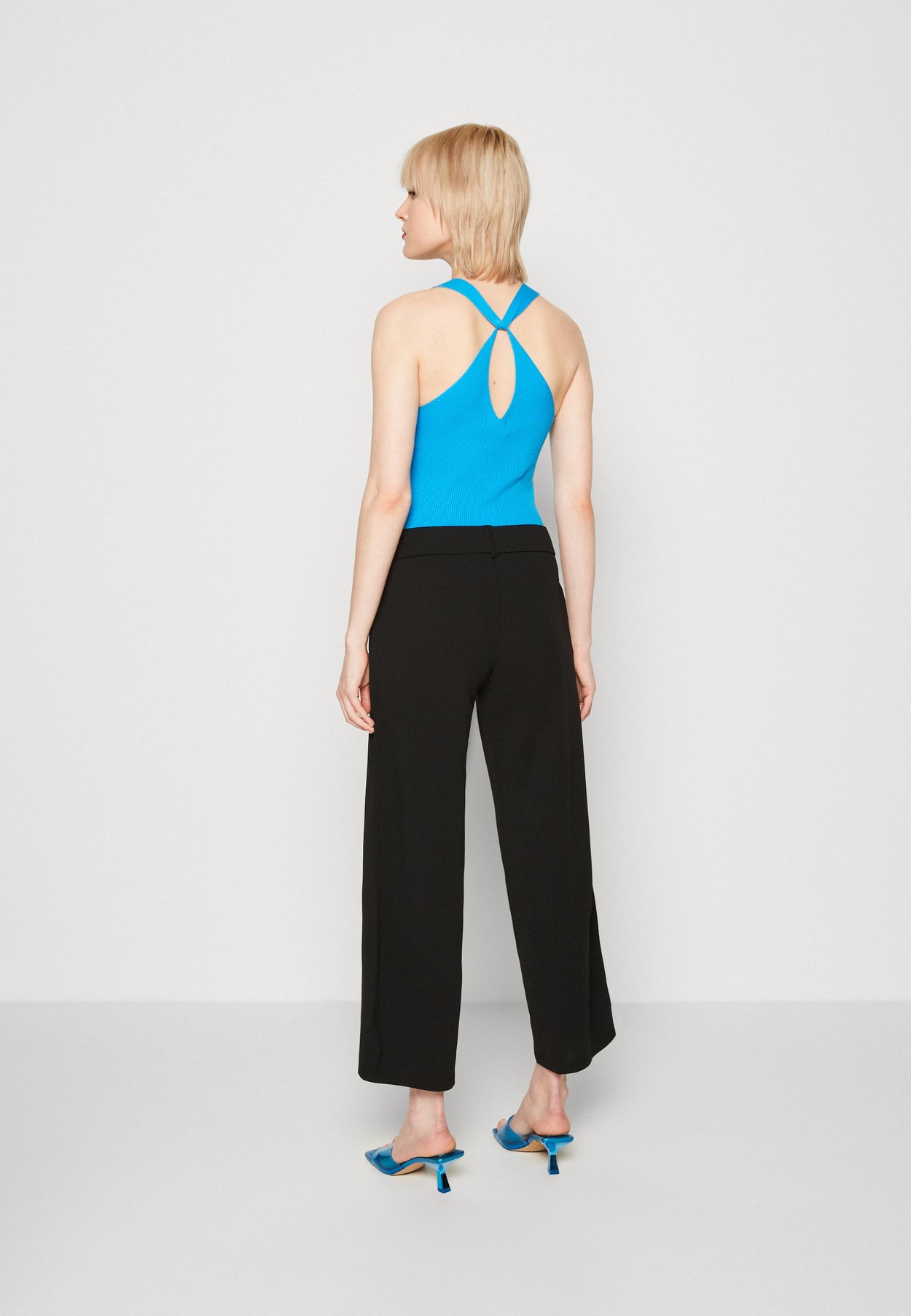 ONLSANIA LOW WAISTED PANT