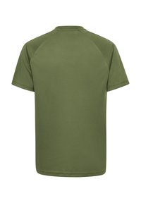 Olivgrön kortärmad t-shirt tillverkad av mjukt tyg med rund halsringning och raglanärmar; minimalistisk design utan synliga mönster.