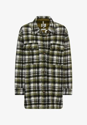 Rutig flanneljakke i grøn, sort og hvid med to brystlommer og knaplukning, der har en klassisk krave og blød tekstur.