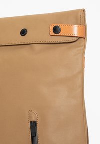 Aunts & Uncles WAKAYAMA - Tagesrucksack - tapir