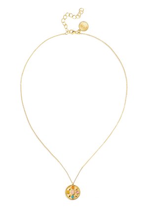 Gouden ketting met een delicate schakel en een ronde hanger, versierd met gekleurde stenen in roze, geel en turquoise, beveiligd met een sluiting.