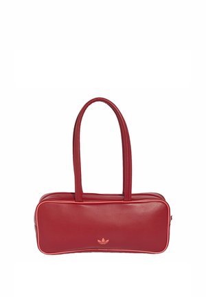 Sac à main rectangulaire rouge avec deux longues poignées et petit logo Adidas à l’avant, fabriqué en matériau lisse imitant le cuir.
