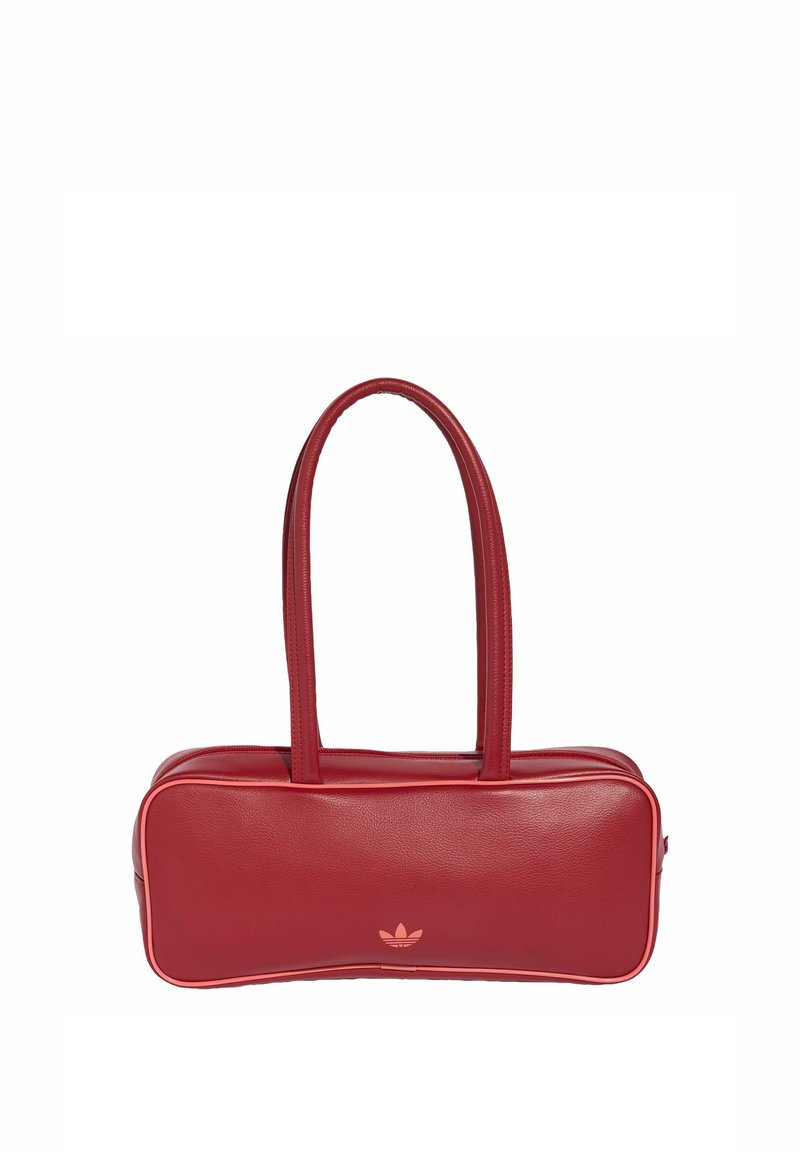 Borsa a mano rettangolare rossa con due manici lunghi e piccolo logo Adidas sul davanti, realizzata in materiale liscio simile alla pelle.