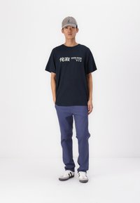 BDG Urban Outfitters HOME SWEET HOME TEE - T-shirt print - black